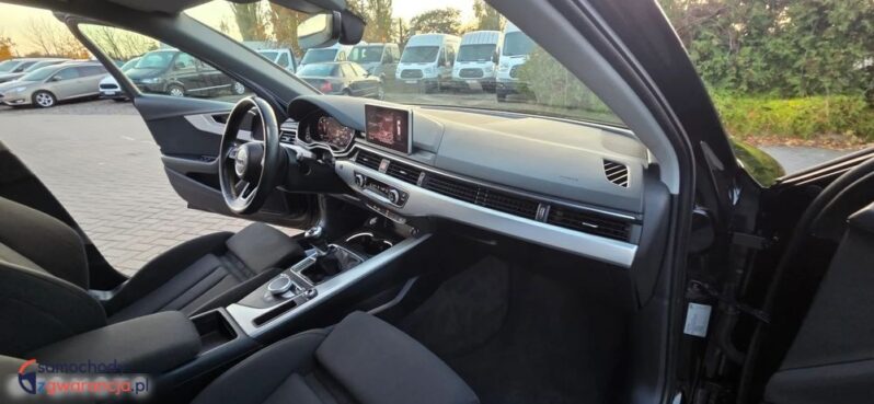 Audi A4 Avant 2.0 TDI full