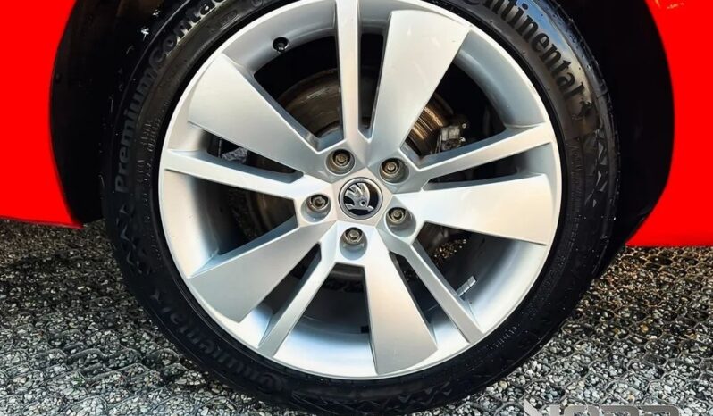 Skoda Superb Combi 2.0 TDI DSG Style full