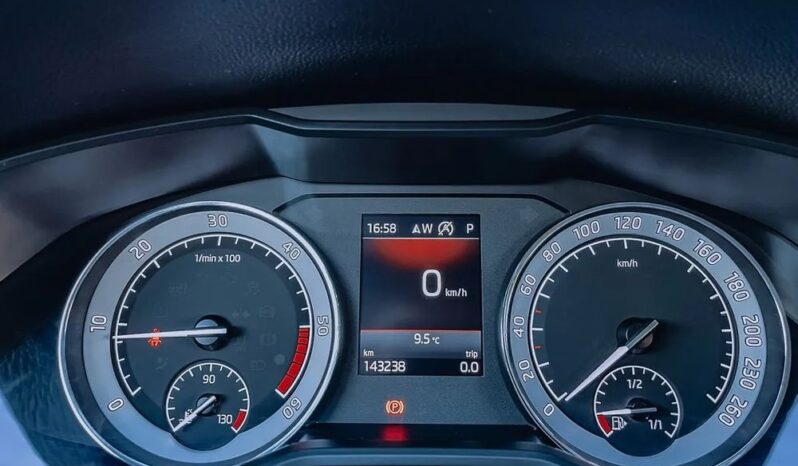Skoda Superb Combi 2.0 TDI DSG Style full