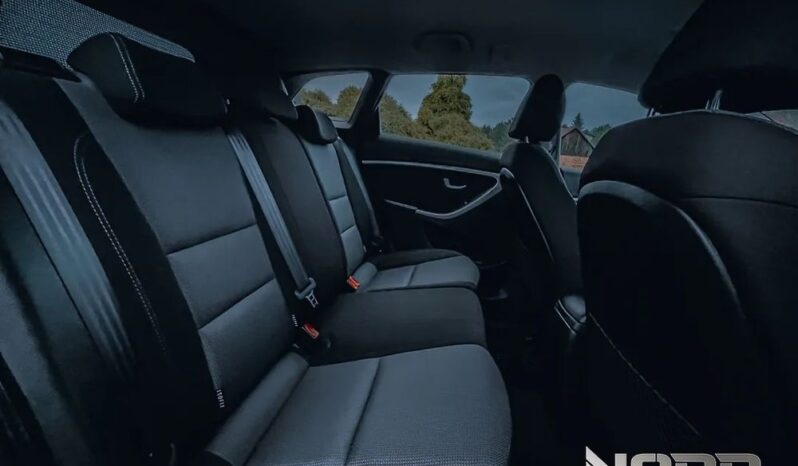 Hyundai i30 1.6 CRDi BlueDrive Comfort full