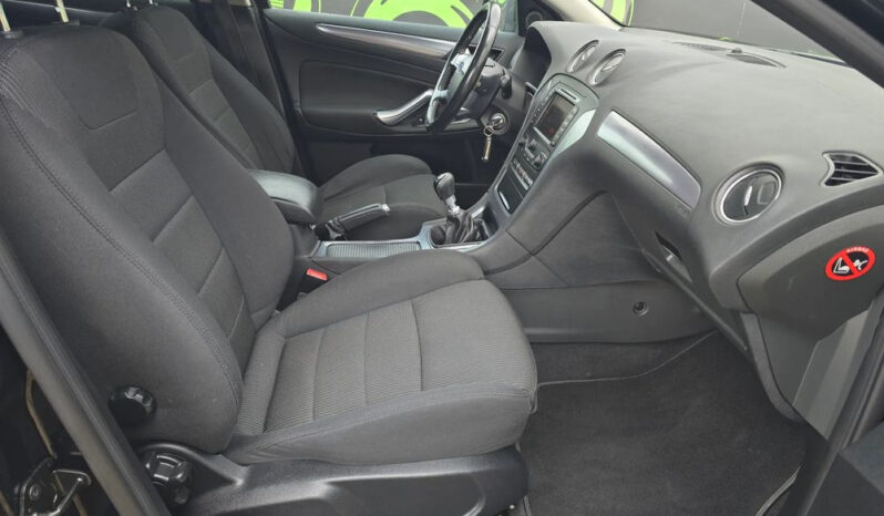 Ford Mondeo full