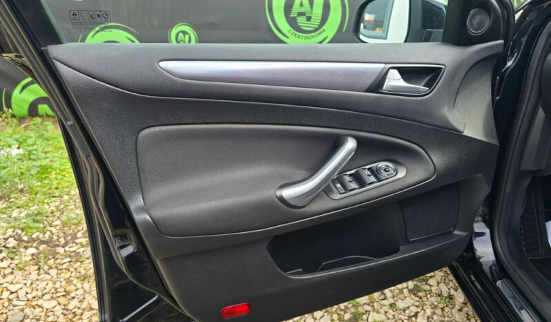 Ford Mondeo full