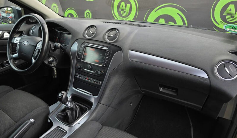 Ford Mondeo full