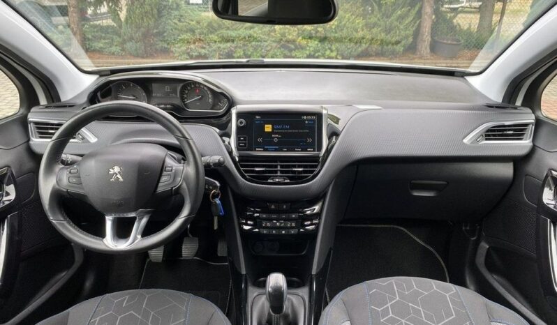 Peugeot 2008 1.5 BlueHDi Signature full