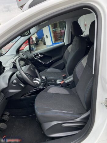 Peugeot 2008 1.5 BlueHDi Signature full