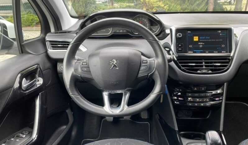 Peugeot 2008 1.5 BlueHDi Signature full