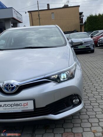 Toyota Auris full