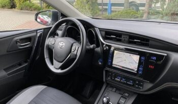 Toyota Auris full