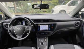 Toyota Auris full