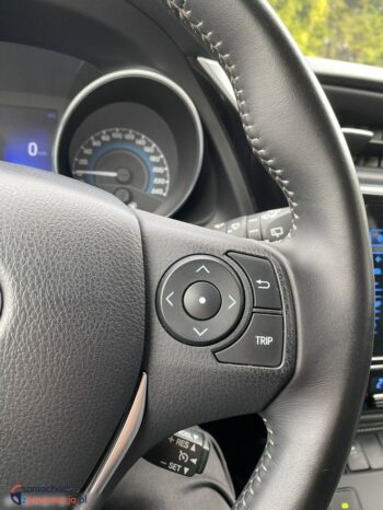 Toyota Auris full