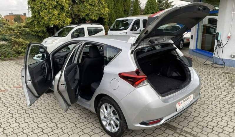 Toyota Auris full