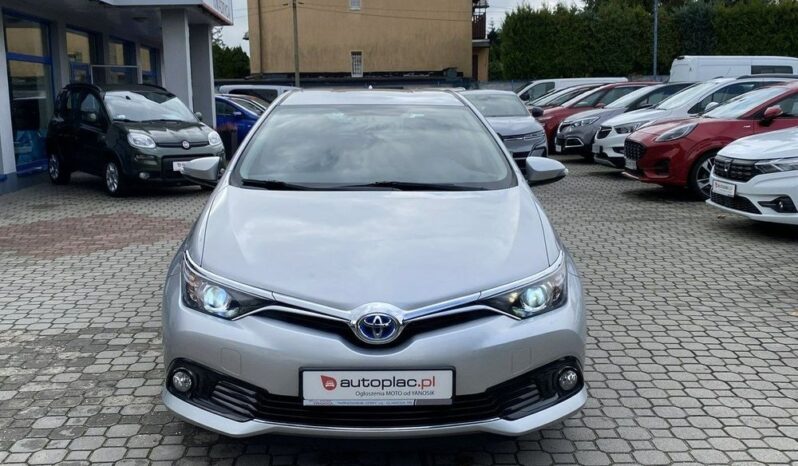 Toyota Auris full