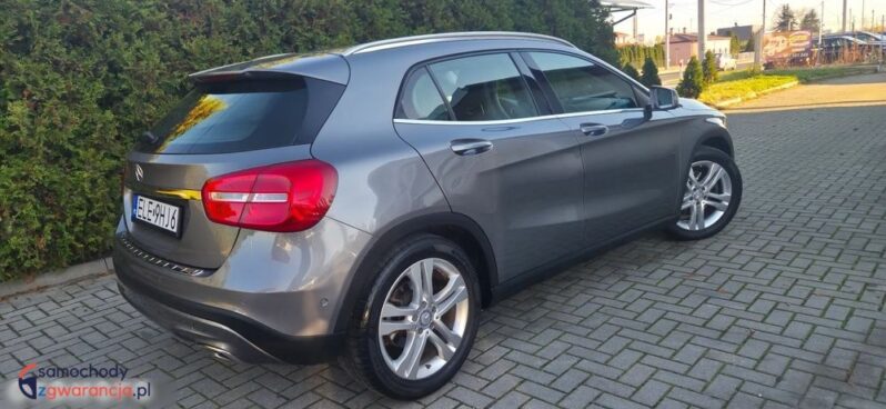 Mercedes-Benz GLA 250 7G-DCT StreetStyle full