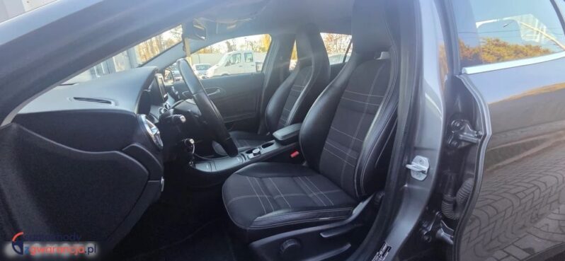 Mercedes-Benz GLA 250 7G-DCT StreetStyle full