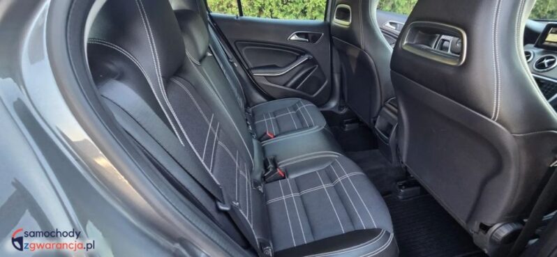 Mercedes-Benz GLA 250 7G-DCT StreetStyle full