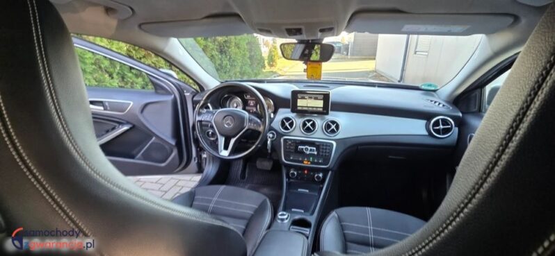 Mercedes-Benz GLA 250 7G-DCT StreetStyle full