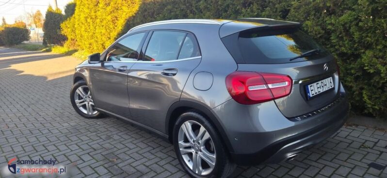Mercedes-Benz GLA 250 7G-DCT StreetStyle full