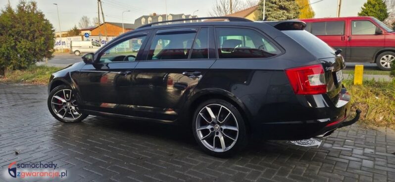 Skoda Octavia Combi 2.0 TDI DSG RS full