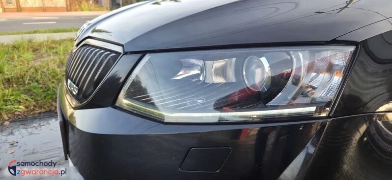 Skoda Octavia Combi 2.0 TDI DSG RS full