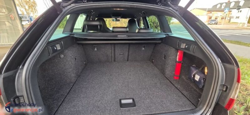Skoda Octavia Combi 2.0 TDI DSG RS full