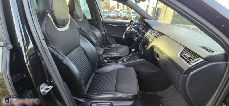Skoda Octavia Combi 2.0 TDI DSG RS full