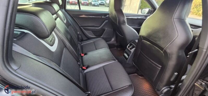Skoda Octavia Combi 2.0 TDI DSG RS full