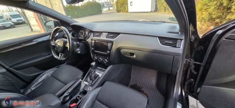 Skoda Octavia Combi 2.0 TDI DSG RS full