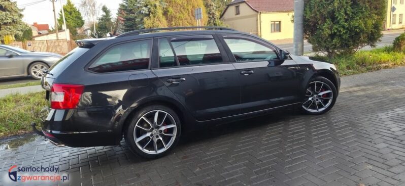 Skoda Octavia Combi 2.0 TDI DSG RS full