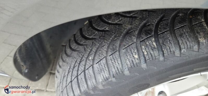 Volkswagen Touran full
