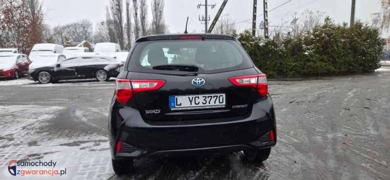 Toyota Yaris Hybrid 100 Terra full