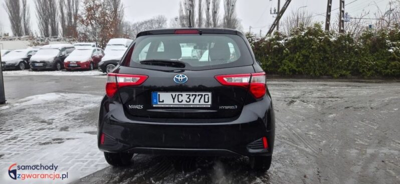 Toyota Yaris Hybrid 100 Terra full