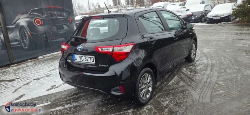 Toyota Yaris Hybrid 100 Terra full