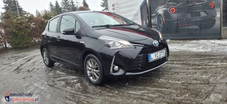 Toyota Yaris Hybrid 100 Terra full