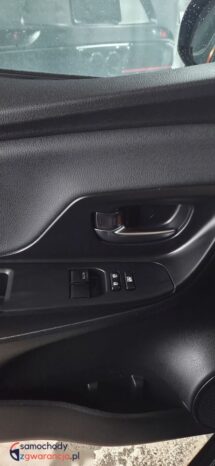 Toyota Yaris Hybrid 100 Terra full