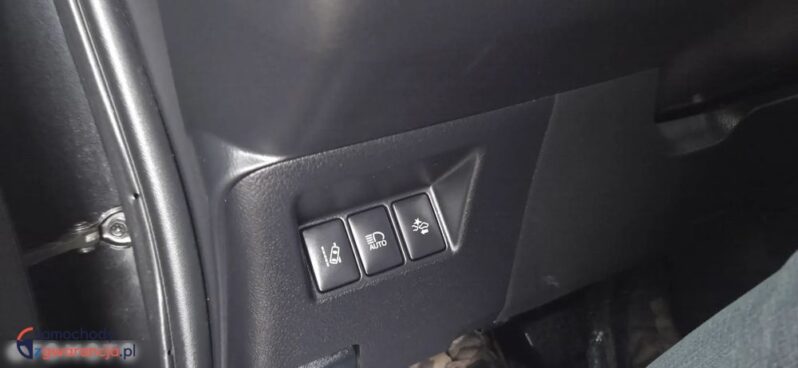 Toyota Yaris Hybrid 100 Terra full
