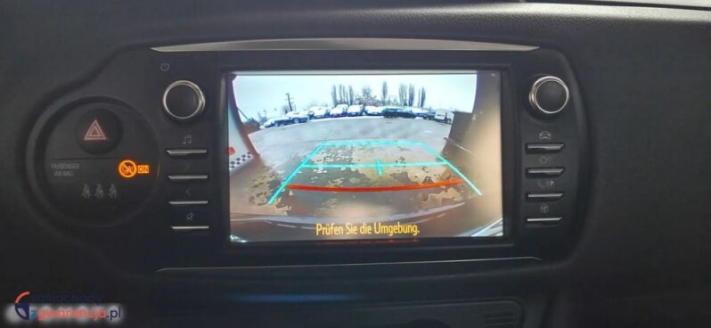 Toyota Yaris Hybrid 100 Terra full