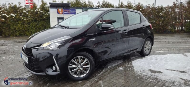 Toyota Yaris Hybrid 100 Terra full