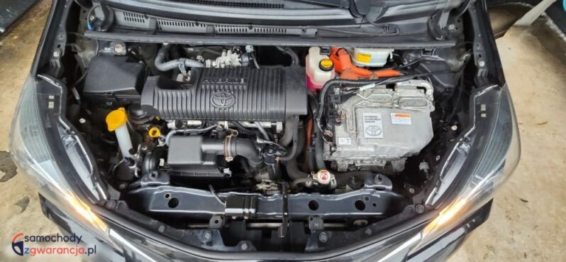Toyota Yaris Hybrid 100 Terra full