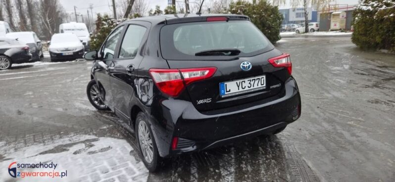 Toyota Yaris Hybrid 100 Terra full