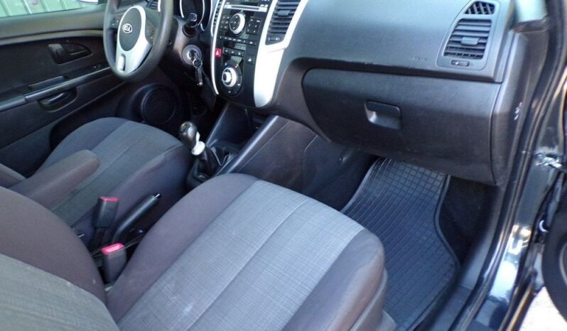 Kia Venga full