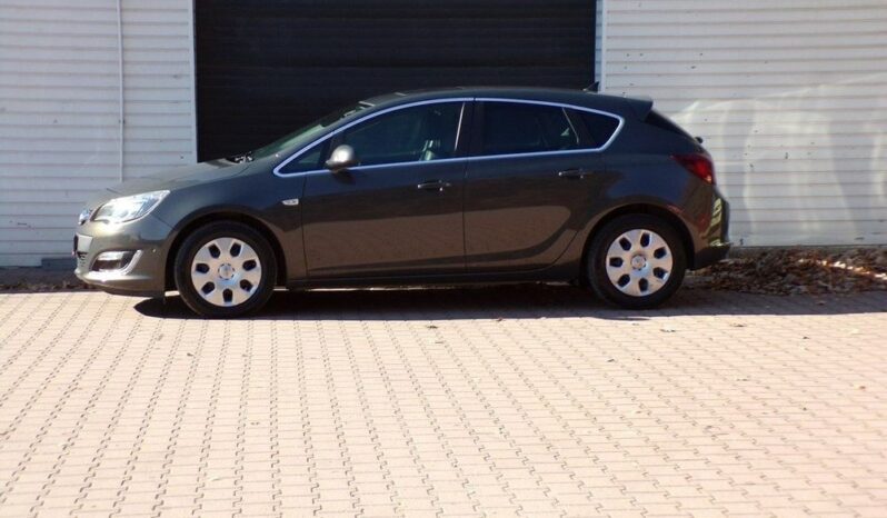 Opel Astra full