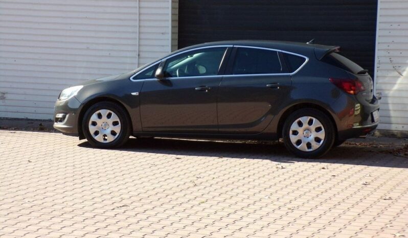 Opel Astra full