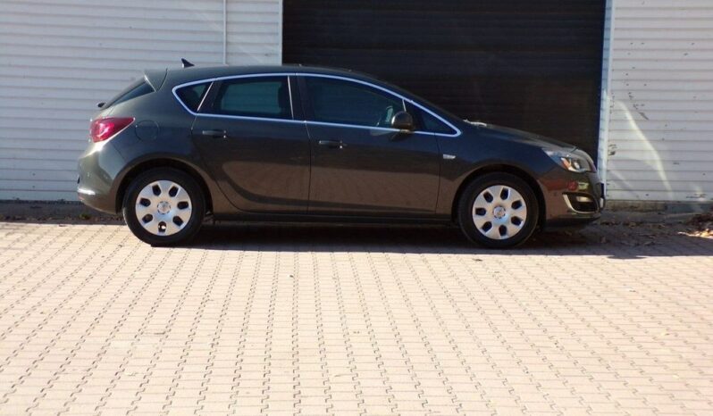 Opel Astra full