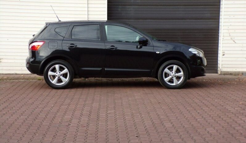 Nissan Qashqai full