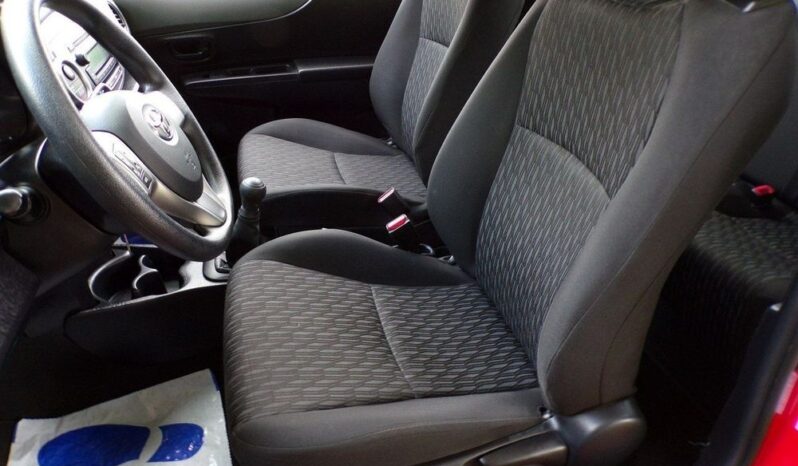 Toyota Yaris full