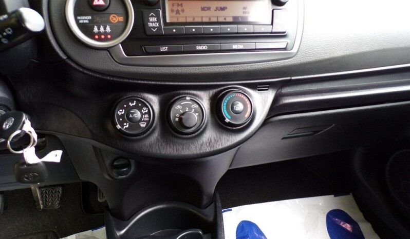 Toyota Yaris full