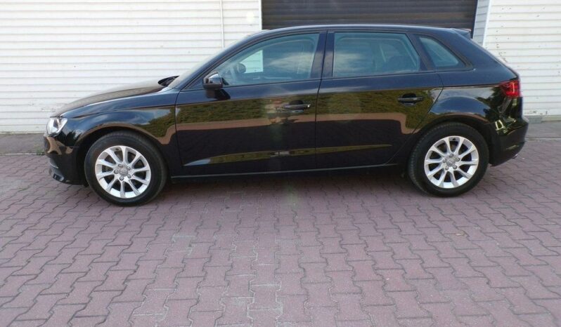 Audi A3 Sportback full