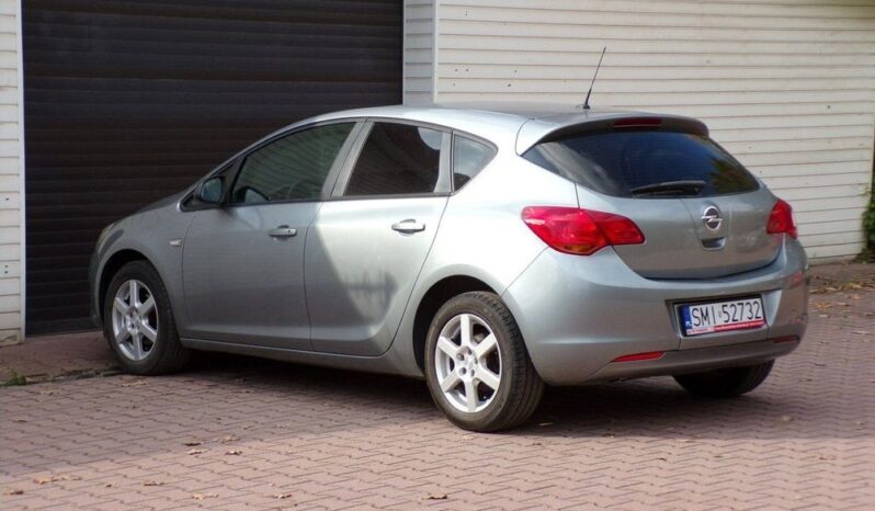 Opel Astra full