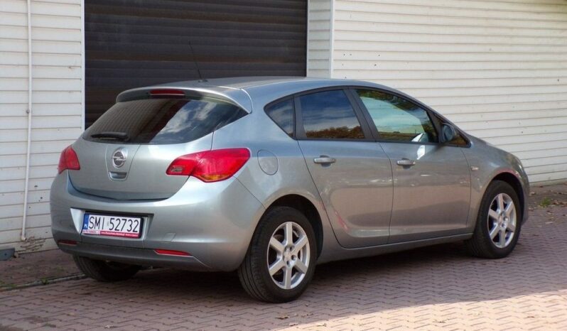 Opel Astra full