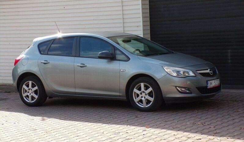 Opel Astra full